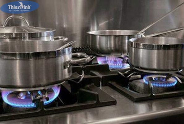 Bếp được tích hợp 4 họng gas trên cùng 1 bề mặt mang lại lợi ích cao